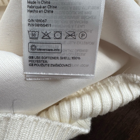 H&M White Fluffy Sweater - Picture 7 of 7